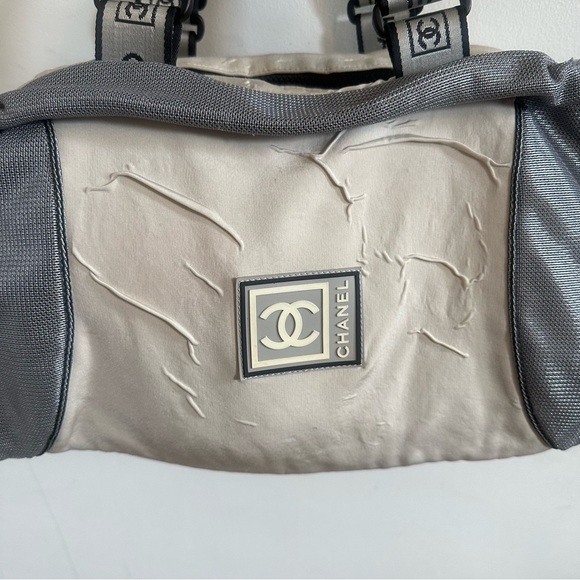 CHANEL Black and Cream Duffel Bag - Picture 3 of 9